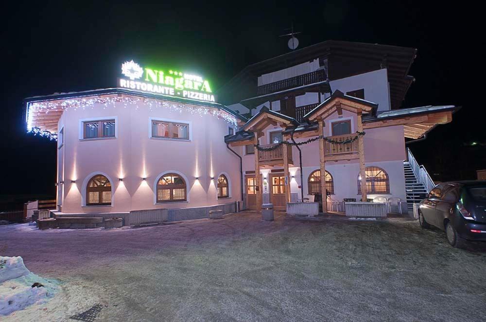 Niagara 3*